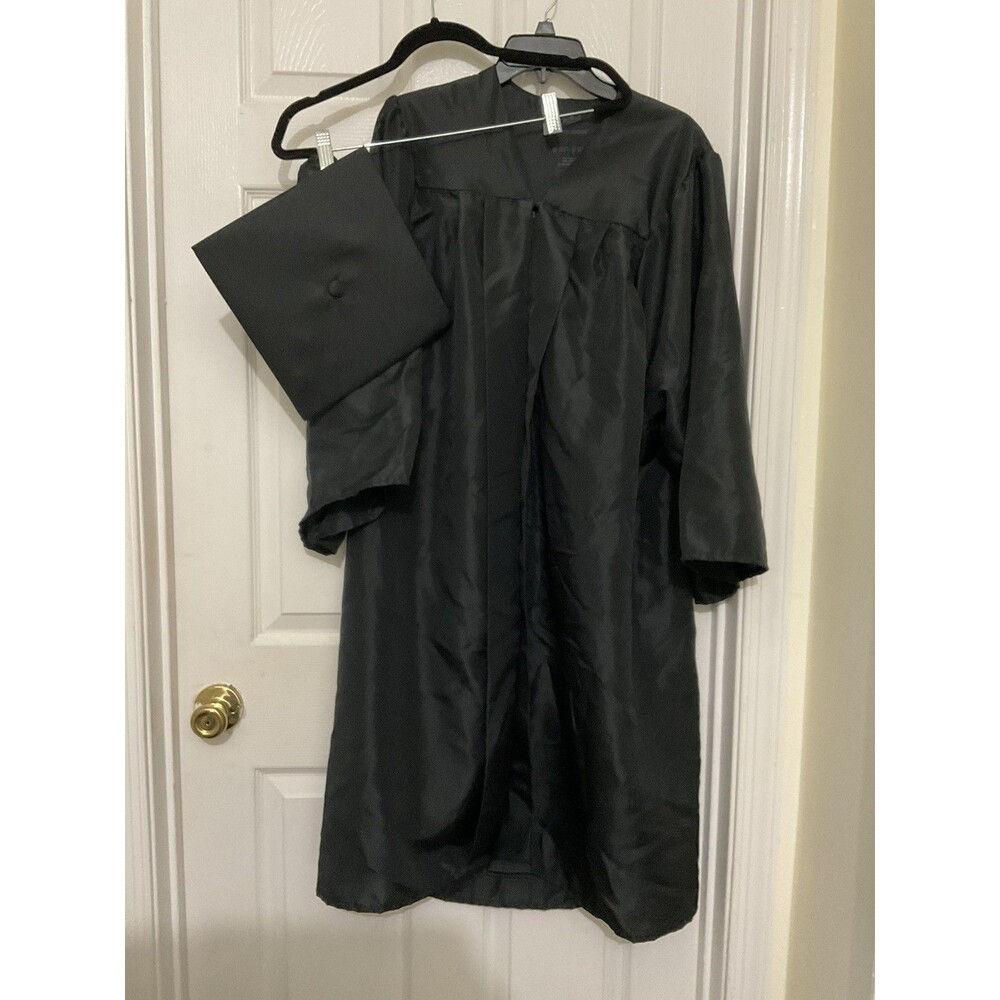Jostens black graduation cap and gown Size 5’01”-5’03